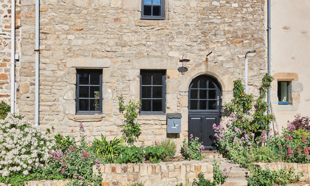 Rénovation d'une maison construite sous Louis XIII | Menuiseries Bouvet