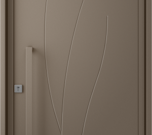 Porte d'entrée couleur taupe avec des lignes décoratives en inox et barre de tirage | Menuiseries Bouvet