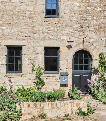 Rénovation d'une maison construite sous Louis XIII | Menuiseries Bouvet