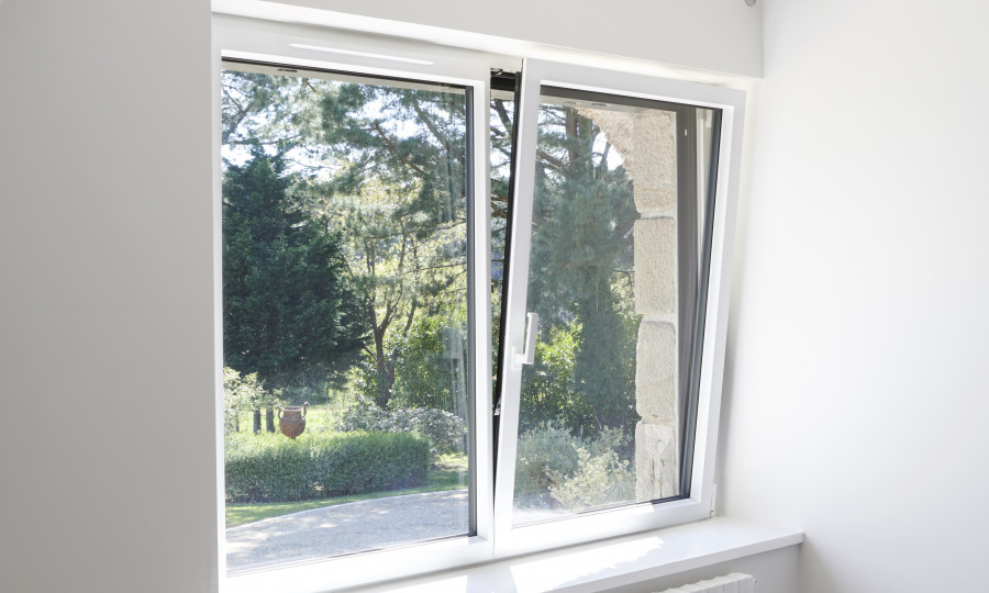 La fenêtre oscillo-battante : avantages du système | Menuiseries Bouvet